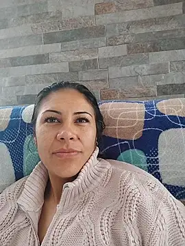 KittyHoleshot87 online show from February 20, 2026, 2:39 pm