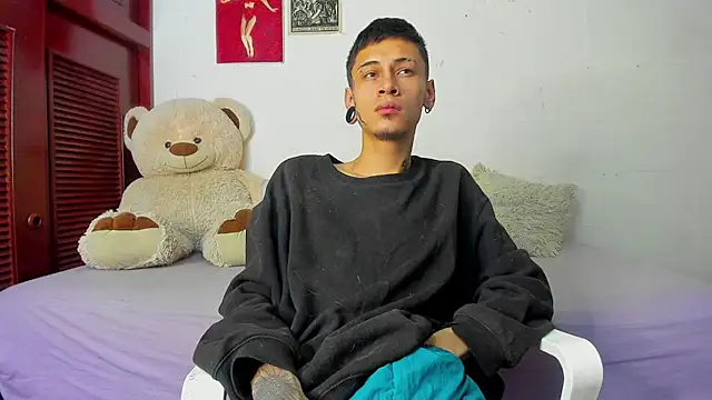 cold snow013 online show from October 23, 2025, 8:24 am