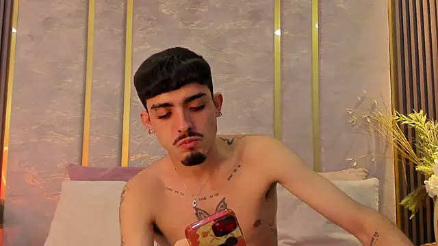 NikoStone  online show from September 24, 2025, 4:05 am