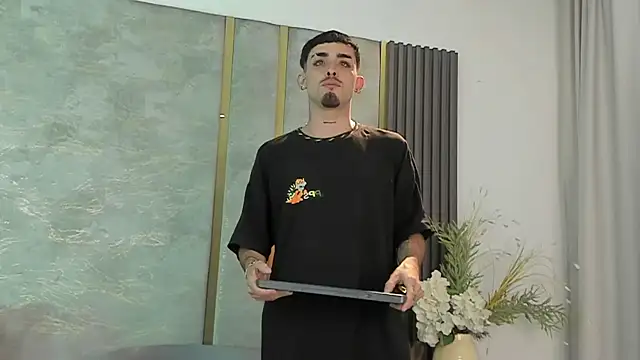 NikoStone  online show from January 15, 2026, 4:39 am