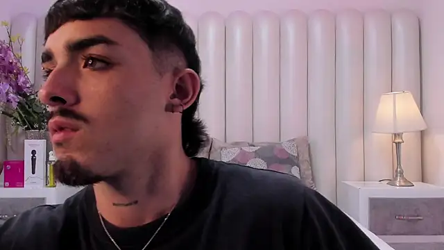 NikoStone  online show from April 22, 2026, 4:37 am