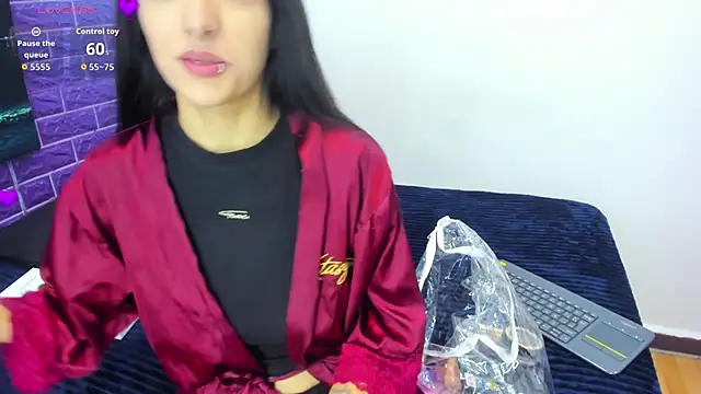 Cora 222 online show from October 3, 2025, 10:56 am