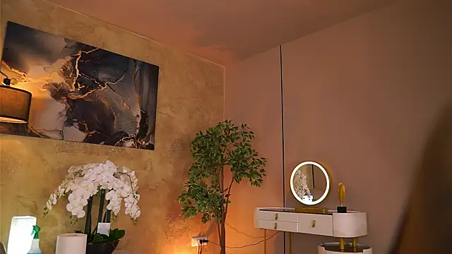 AishaaDevoe online show from November 7, 2025, 7:36 pm