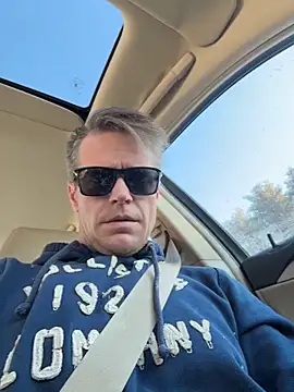 Snapshot of DILFiGuess11 chatting on February 13, 2026, 1:40 pm DILFiGuess11 online show from February 13, 2026, 1:40 pm