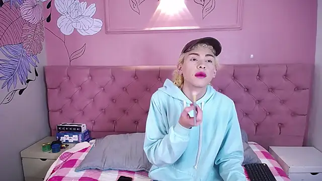 Aaron Fordd online show from December 16, 2025, 12:43 pm