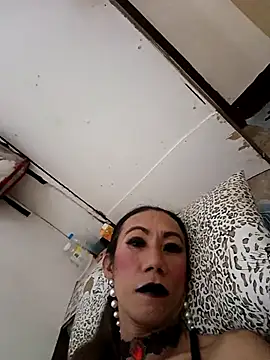 Snapshot of xx9inchesCOCKxx chatting on November 17, 2025, 4:29 am xx9inchesCOCKxx online show from November 17, 2025, 4:29 am