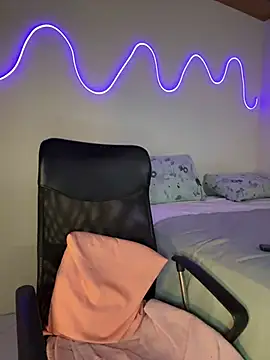 larajuli online show from March 27, 2026, 2:50 am