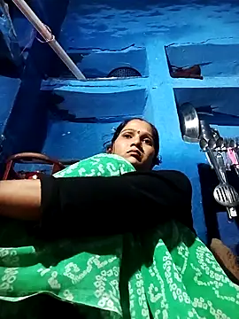 Jooli xx online show from October 30, 2025, 12:39 pm