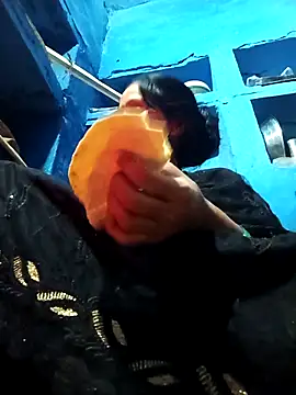 Snapshot of Jooli_xx chatting on February 2, 2026, 2:05 pm Jooli xx online show from February 2, 2026, 2:05 pm