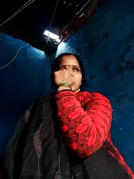 Snapshot of Jooli_xx chatting on February 3, 2026, 4:10 am Jooli xx online show from February 3, 2026, 4:10 am