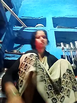 Snapshot of Jooli_xx chatting on February 4, 2026, 12:49 am Jooli xx online show from February 4, 2026, 12:49 am