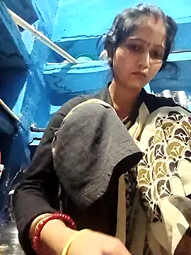 Snapshot of Jooli_xx chatting on February 7, 2026, 11:41 pm Jooli xx online show from February 7, 2026, 11:41 pm