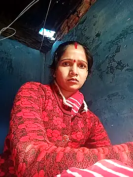 Snapshot of Jooli_xx chatting on February 10, 2026, 3:43 am Jooli xx online show from February 10, 2026, 3:43 am