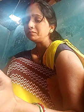 Snapshot of Jooli_xx chatting on February 16, 2026, 5:14 am Jooli xx online show from February 16, 2026, 5:14 am