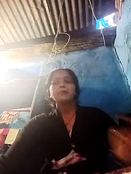 Snapshot of Jooli_xx chatting on February 17, 2026, 12:45 pm Jooli xx online show from February 17, 2026, 12:45 pm