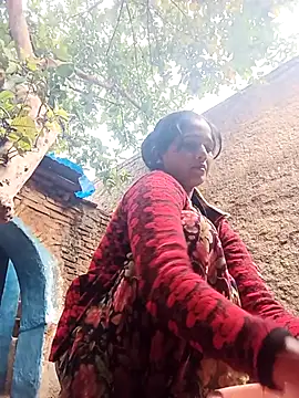 Snapshot of Jooli_xx chatting on February 19, 2026, 3:24 am Jooli xx online show from February 19, 2026, 3:24 am