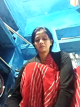 Snapshot of Jooli_xx chatting on February 20, 2026, 1:24 am Jooli xx online show from February 20, 2026, 1:24 am