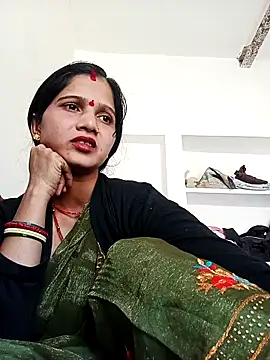 Snapshot of Jooli_xx chatting on February 22, 2026, 9:19 am Jooli xx online show from February 22, 2026, 9:19 am