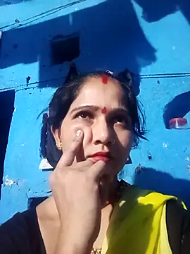 Jooli xx online show from April 2, 2026, 1:53 pm