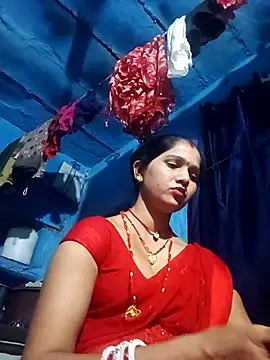 Jooli xx online show from April 19, 2026, 3:33 pm