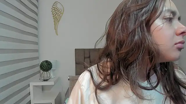 ambar 69  online show from November 4, 2025, 4:11 am