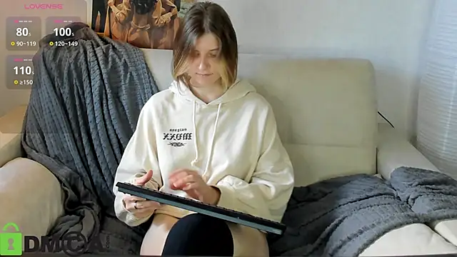 Agnes Passero online show from September 18, 2025, 7:54 am