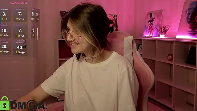 Agnes Passero online show from October 12, 2025, 9:30 am