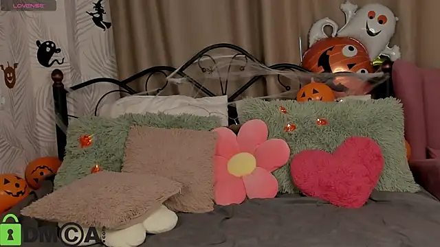 Agnes Passero online show from October 26, 2025, 8:42 am