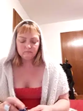 LiluLiluLilu online show from November 8, 2025, 6:07 pm