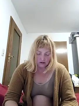 LiluLiluLilu online show from January 31, 2026, 7:11 pm