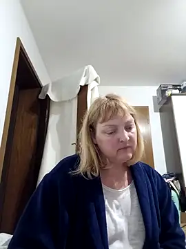 LiluLiluLilu online show from April 16, 2026, 6:52 pm