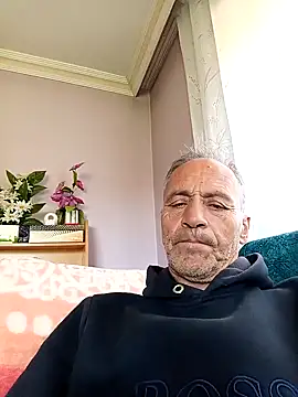 Snapshot of Meliwem12 chatting on May 13, 2026, 10:12 am Meliwem12 online show from May 13, 2026, 10:12 am