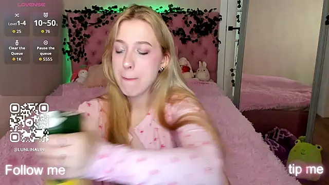 LightStar 18 online show from November 15, 2025, 5:09 pm