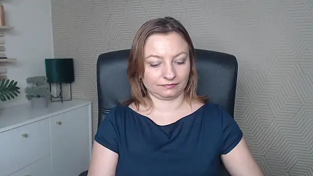 angelaSamt online show from November 27, 2025, 6:48 am