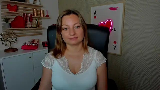 Snapshot of angelaSamt chatting on June 24, 2026, 5:28 am angelaSamt online show from June 24, 2026, 5:28 am