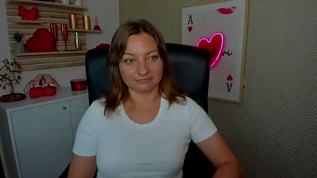 Snapshot of angelaSamt chatting on July 1, 2026, 5:31 am angelaSamt online show from July 1, 2026, 5:31 am