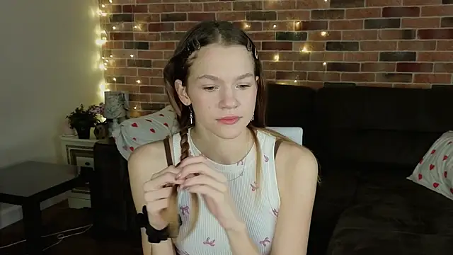 VelvetRisque online show from January 10, 2026, 6:26 am