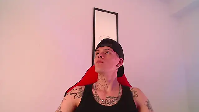 Snapshot of Anhonymus_ chatting on September 20, 2025, 3:46 pm Anhonymus online show from September 20, 2025, 3:46 pm