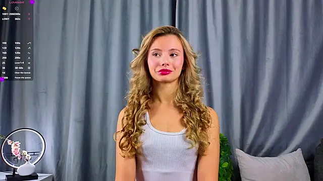 NaughtySeraphine online show from February 11, 2026, 5:01 am