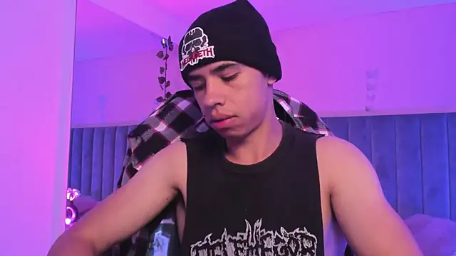 Muscle Scott online show from November 15, 2025, 12:45 pm