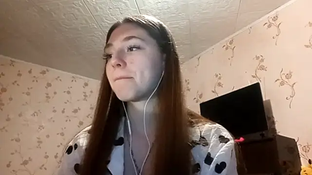 Sophiecuttie online show from September 18, 2025, 1:35 pm