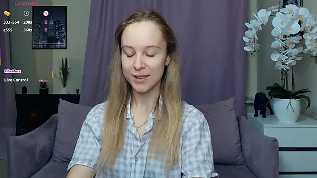 SoonMoor online show from March 30, 2026, 6:53 pm