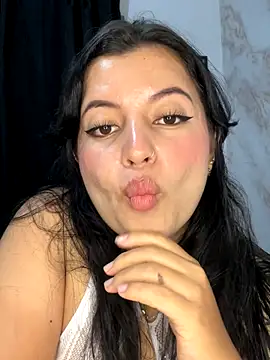 Snapshot of Emma_2903 chatting on September 10, 2025, 1:05 am Emma 2903 online show from September 10, 2025, 1:05 am