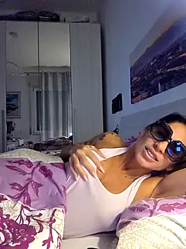 sexy7883 online show from October 21, 2025, 4:35 am