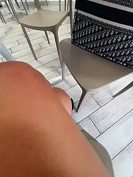 sexy7883 online show from October 22, 2025, 9:42 am