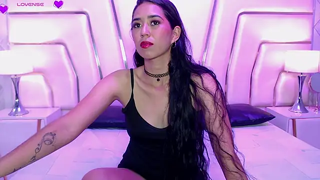 VioletPons online show from October 28, 2025, 7:38 pm