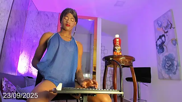 Snapshot of shantal_chocolet chatting on September 23, 2025, 1:14 pm shantal chocolet online show from September 23, 2025, 1:14 pm