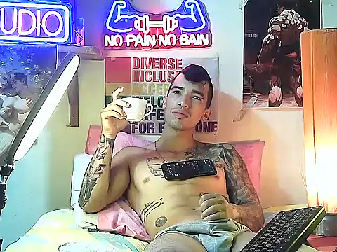 Strongcockfitness online show from September 26, 2025, 4:49 am