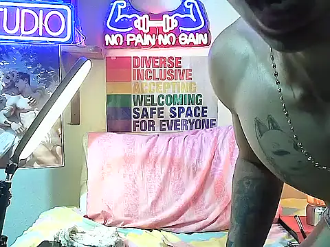 Strongcockfitness online show from September 26, 2025, 5:28 pm