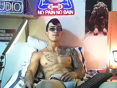 Strongcockfitness online show from October 11, 2025, 1:53 pm